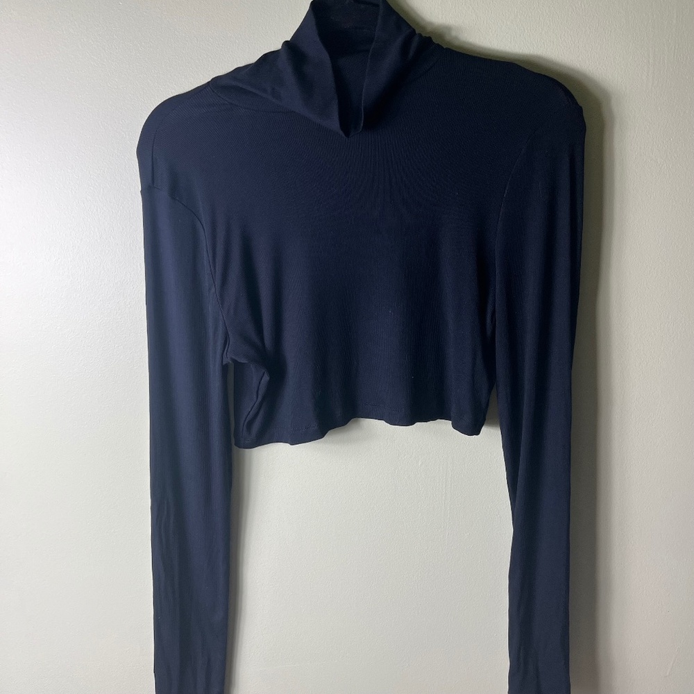 Sunday best Cropped Freshman Black TurtleNeck Size L